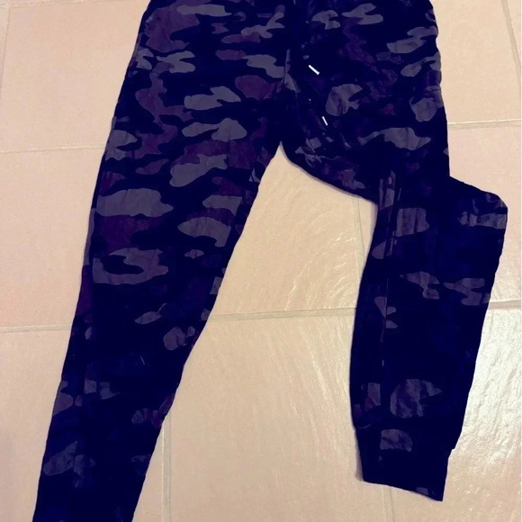 Soma WKND Soft Brushed Terry Jogger, black gray camo size XS - Picture 12 of 14